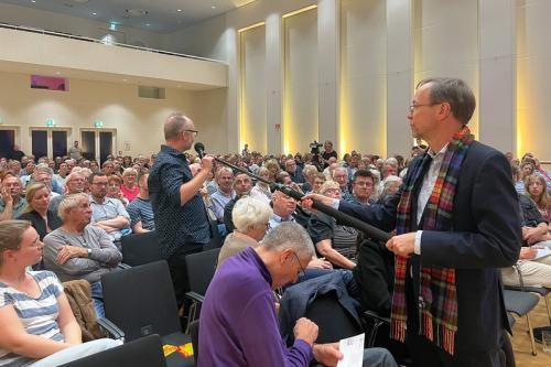 Publikum "Reden wir über Heimat" in Ludwigsfelde Publikum "Reden wir über Heimat" in Ludwigsfelde